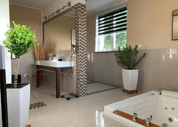 Stadtvilla Intzeplatz - Ruegen Appartement *